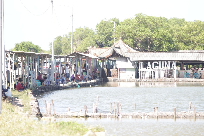 Serunya Strike di Laguna
