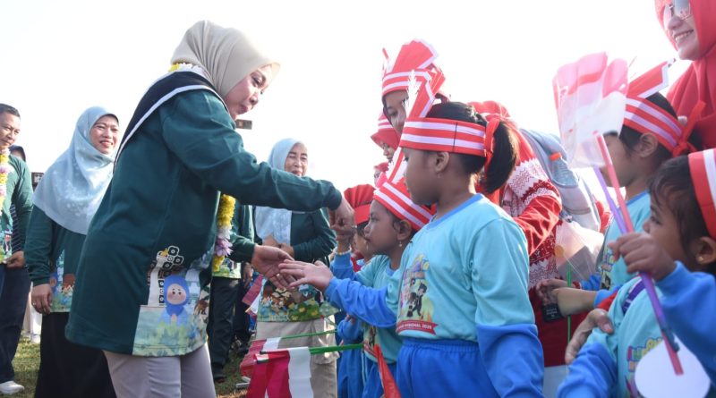 Peringati Hari Anak Nasional, Bunda PAUD Se-Kabupaten Sidoarjo Deklarasikan 1 Tahun PAUD Pra SD