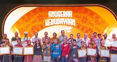 Gubernur Khofifah Apresiasi Para Seniman Dalam Ajang Anugerah Kebudayaan Indonesia 2025