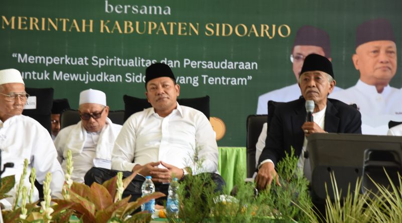 Bupati Sidoarjo bersama Ribuan Warga Berdoa Bersama untuk Bangsa