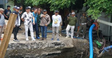 Sidak Infrastruktur di Bringinbendo dan Trosobo, Bupati Sidoarjo : Ketepatan Waktu Lebih Penting daripada Denda Proyek Sidak Infrastruktur di Bringinbendo dan Trosobo, Bupati Sidoarjo : Ketepatan Waktu Lebih Penting daripada Denda Proyek