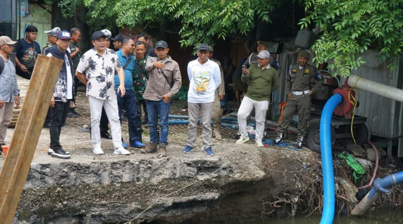 Sidak Infrastruktur di Bringinbendo dan Trosobo, Bupati Sidoarjo : Ketepatan Waktu Lebih Penting daripada Denda Proyek
