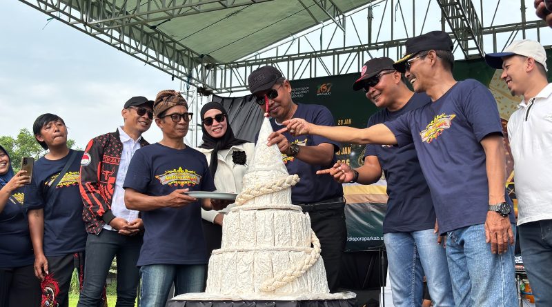 Sedengan Mijen Gelar Sedekah Tumpeng Tempe Raksasa, Meriahkan Harjasda ke-167 Sidoarjo