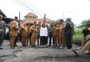 Bupati Subandi Pantau Terus Perbaikan Jalan Rusak di Sidoarjo