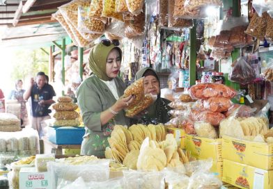 Wabup Mimik Idayana Sidak Harga Sembako dan Serap Aspirasi Pedagang di Pasar Porong