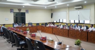 Komisi A DPRD Kabupaten Sidoarjo Gelar Hearing Tentang Kabel Provider yang Semrawut Komisi A DPRD Kabupaten Sidoarjo Gelar Hearing Tentang Kabel Provider yang Semrawut