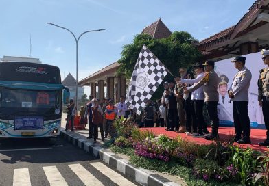 Ribuan Pemudik Diberangkatkan Bupati dari Pendopo, Pemkab Sidoarjo Siapkan 28 Bus untuk 5 Rute Favorit