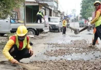 Komisi C DPRD Sidoarjo Minta Pemkab Segera Atasi Ruas Jalan Yang Rusak Akibat Genangan Air Yang Ada di Jalan Pasar Larangan dan Lingkar Timur