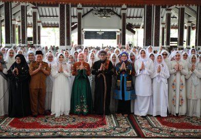 Ngaji Cerdas Ahad Pahing dan Halal Bihalal PKK Sidoarjo, Doakan Keamanan dan Pererat Silaturahmi Ngaji Cerdas Ahad Pahing dan Halal Bihalal PKK Sidoarjo, Doakan Keamanan dan Pererat Silaturahmi