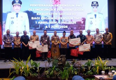 141 PNS Kabupaten Sidoarjo Terima SK Purna Tugas