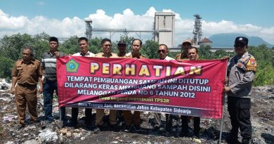 Ditemukan Sampah Industri, DLHK Sidoarjo Tutup TPA Liar di Desa Trompoasri, Jabon