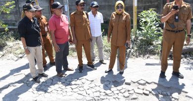 Wabup Sidoarjo Sidak Jalan Rusak di Desa Bohar, Dorong Perbaikan Segera