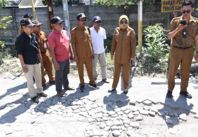Wabup Sidoarjo Sidak Jalan Rusak di Desa Bohar, Dorong Perbaikan Segera