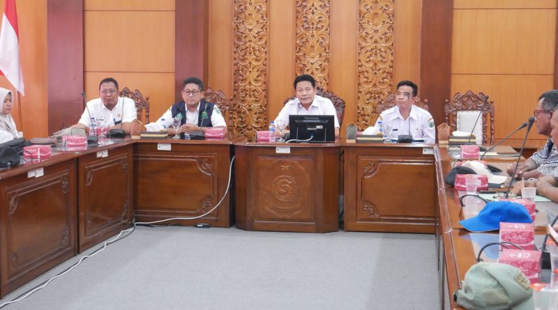 Bupati Subandi Gaspol Atasi Sampah, Ajak Semua Pihak ‘Perang’ Lawan Sampah