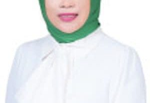 Makan Gratis Bareng Mimik Idayana di Alun – Alun Sidoarjo