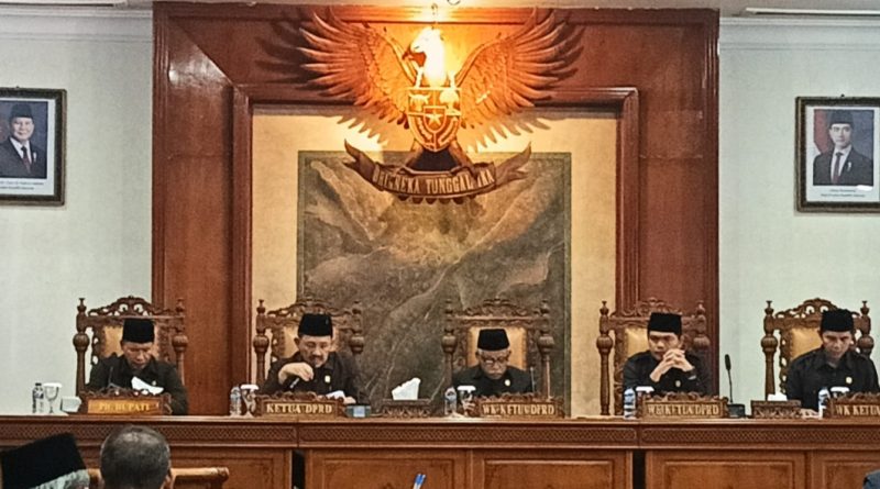 Rapat Paripurna Rekomendasi DPRD Terhadap LKPJ Bupati Tulungagung Tahun Anggaran 2025