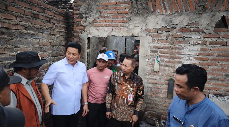 Bupati Sidoarjo Pastikan Korban Kebakaran di Desa Grinting Dapat Bantuan Renovasi Rumah