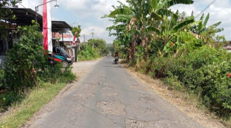 Tingkatkan Infrastruktur Desa, Pemkab Tulungagung Bangun Jalan Desa Waung