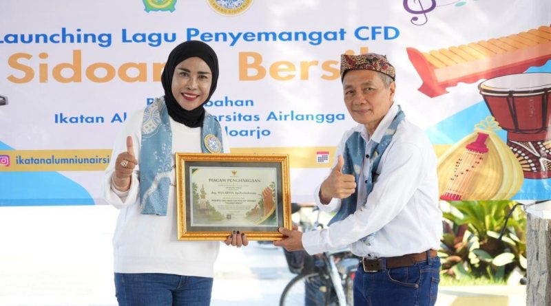 Apresiasi Peluncuran Lagu “Sidoarjo Bersih”, Wabup Mimik: Perkuat Budaya Bersih di Car Free Day Apresiasi Peluncuran Lagu “Sidoarjo Bersih”, Wabup Mimik: Perkuat Budaya Bersih di Car Free Day