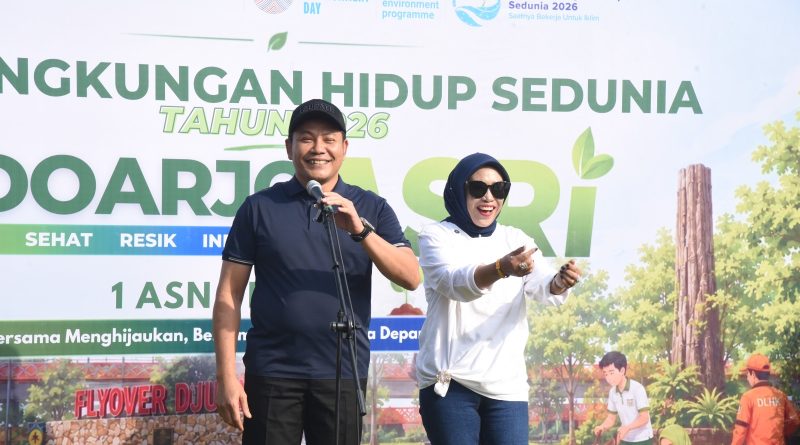 Bupati dan Wakil Bupati Sidoarjo Kompak Tanam Pohon