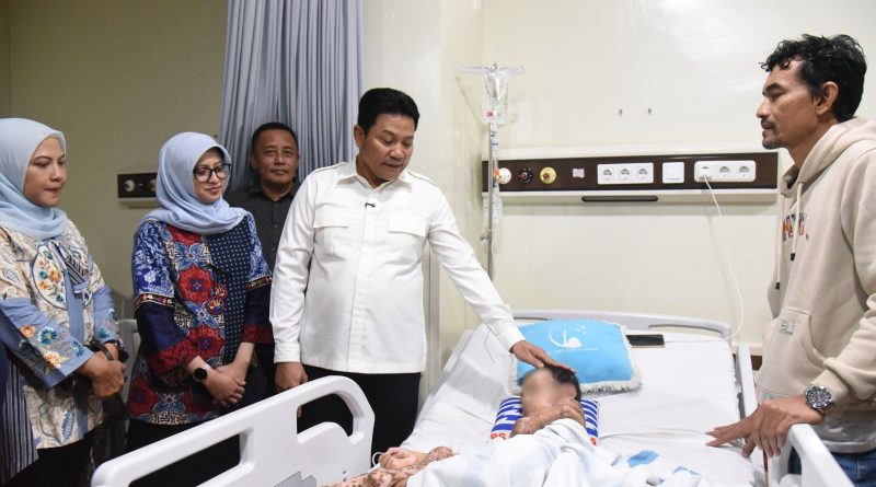 Bupati Pastikan Perawatan Intensif M. Izzan di RSUD R.T. Notopuro