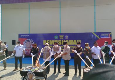 Gempur Rokok Ilegal: Wakil Bupati Sidoarjo Pimpin Pemusnahan Jutaan Batang Rokok Ilegal Senilai Rp13,5 Miliar di SIHT Porong