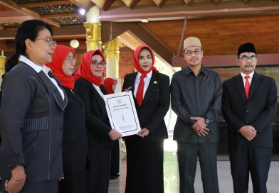 Kukuhkan 29 Kepala UPTD Puskesmas, Wabup Mimik Minta Pelayanan Cepat, Ramah, dan Humanis