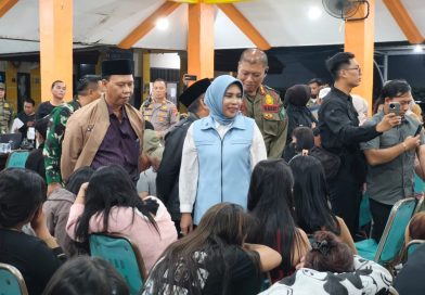 Wabup Sidoarjo Mimik Idayana Sidak PKL dan Tempat Karaoke di Kawasan Tol HK Jabon, Puluhan LC Didata dan Jalani Pemeriksaan Kesehatan HIV/AIDS