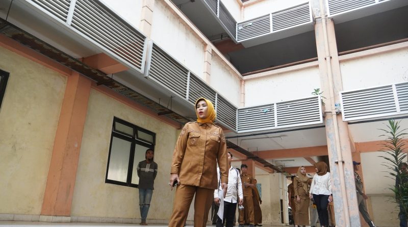 Sidak Rusunawa Pucang, Wabup Mimik Idayana Minta Pelayanan kepada Penghuni Bisa Maksimal