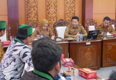 Berdialog dengan Bupati Subandi, HMI Cabang Sidoarjo Nyatakan Dukung Pemberantasan Miras dan Penanggulangan HIV/AIDS