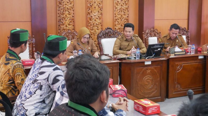 Berdialog dengan Bupati Subandi, HMI Cabang Sidoarjo Nyatakan Dukung Pemberantasan Miras dan Penanggulangan HIV/AIDS