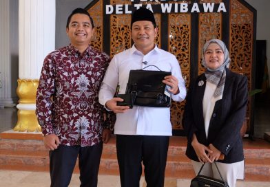 Tas Kulit Sidoarjo Menuju Paris Fashion Week, Bupati Subandi Apresiasi Acapcop