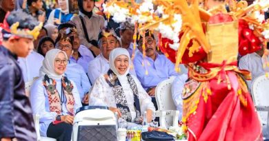 Gubernur Khofifah Buka Banyuwangi Ethno Carnival 2026