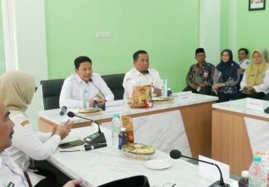 Kunjungi Kantor Dinkes, Bupati Minta Petakan Kebutuhan Fasilitas Pelayanan Puskesmas Kunjungi Kantor Dinkes, Bupati Minta Petakan Kebutuhan Fasilitas Pelayanan Puskesmas