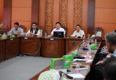 Bupati Subandi Minta Pungutan Pedagang CFD Jadi Rp5 Ribu, Jangan Memberatkan Bupati Subandi Minta Pungutan Pedagang CFD Jadi Rp5 Ribu, Jangan Memberatkan