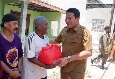 Dua Warga Krian Dikunjungi Bupati Subandi, Bersyukur Dibantu Kursi Roda dan Perbaikan Rumah