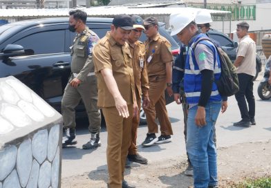 Bupati Subandi Sidak Betonisasi Jalan Gedangan–Betro, Minta Proyek Dipercepat dan Normalisasi Sungai Dilaksanakan Terpadu
