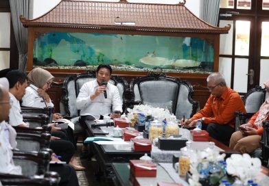 Kemiskinan Sidoarjo Terendah Se-Jatim, Bupati Subandi Minta Terus Perkuat Program Penanganan Kemiskinan Sidoarjo Terendah Se-Jatim, Bupati Subandi Minta Terus Perkuat Program Penanganan