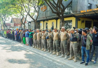 600 Personel Gabungan Bongkar 67 Bangunan Liar di Frontage Road Sidoarjo 600 Personel Gabungan Bongkar 67 Bangunan Liar di Frontage Road Sidoarjo