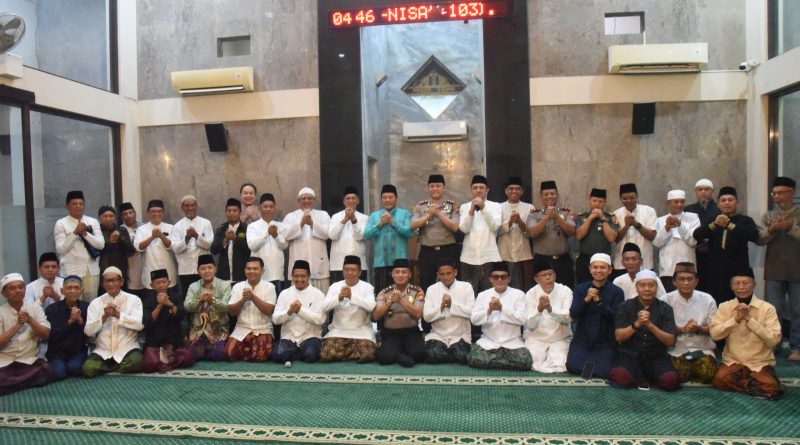 Subuh Keliling Perdana, Bupati dan Kapolresta Sidoarjo Pesan Pentingnya Guyub Rukun dan Kompak