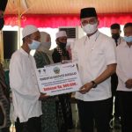 Ra Latif  Kembali Beri Insentif 9.312 Guru Ngaji dan Madin Bangkalan