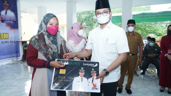 Bupati Bangkalan Ra Latif Bantu 1065 Guru Ngaji Tanjung Bumi dan Kokop