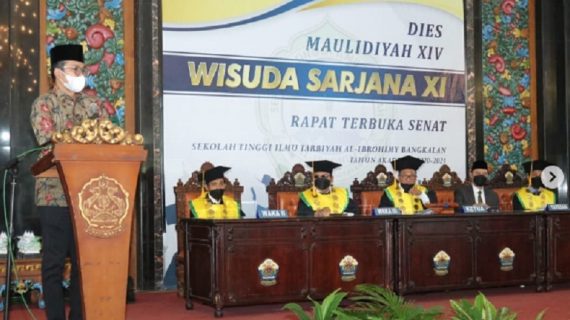 Bupati Bangkalan Ra Latif Sampaikan Pesan Khusus di Wisuda STIT Al Ibrohimy