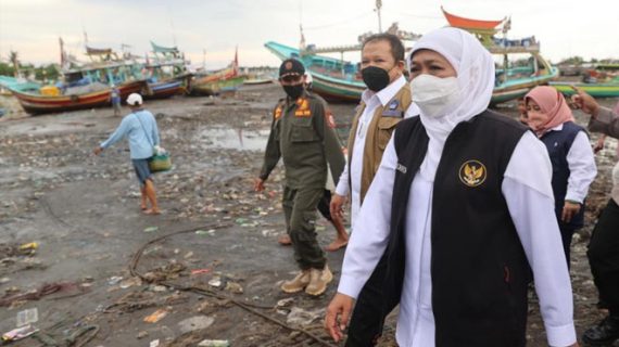 Khofifah: Pemprov Jatim Siap Bantu Pembangunan Infrastruktur Kelautan di Puger Jember