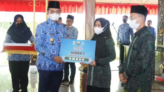 Bupati Bangkalan Ra Latif Umrahkan Dua Peserta Juara 1 MTQ Se Jatim