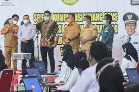 Wali Kota Abu Bakar meninjau pelaksanaan SKB CASN 2021