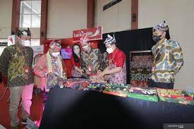 Expo Batik Nusantara dan IKM jadi sarana informasi dan edukasi