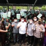 Bupati Abdul Latif Bagikan 536 Sertifikat Tanah warga Kanegarah