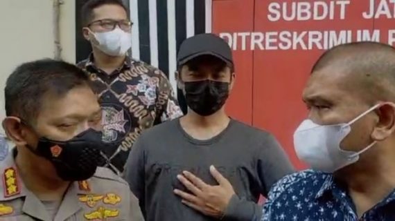 Pria Yang Tendang Sesajen Di Gunung Semeru, Minta Maaf
