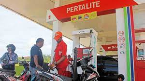 Masih bersubsidi, Jokowi tegaskan pemerintah tahan harga pertalite tidak naik